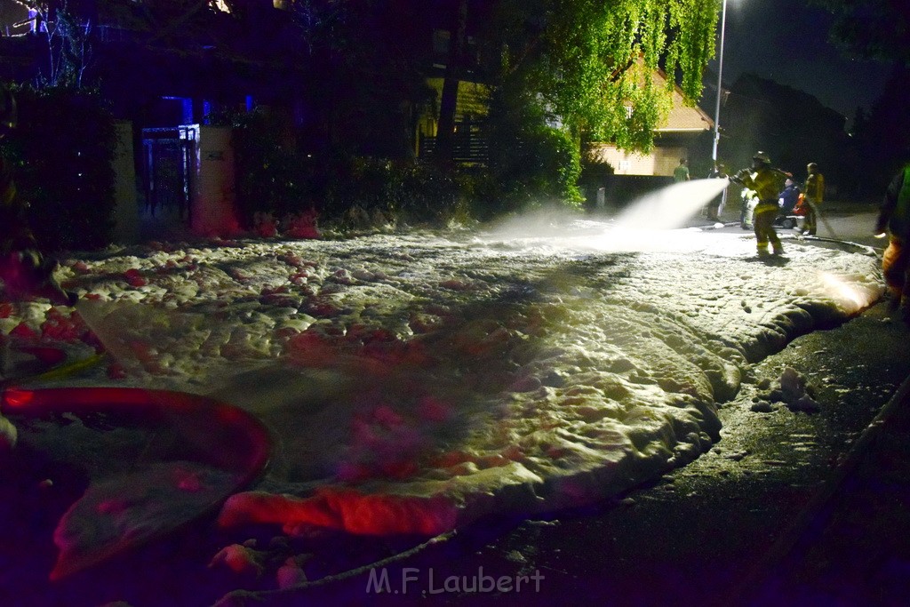 Grossfeuer Einfamilienhaus Siegburg Muehlengrabenstr P0562.JPG - Miklos Laubert